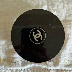 Chanel “Les Beiges” healthy glow bronzing cream in tan bronze